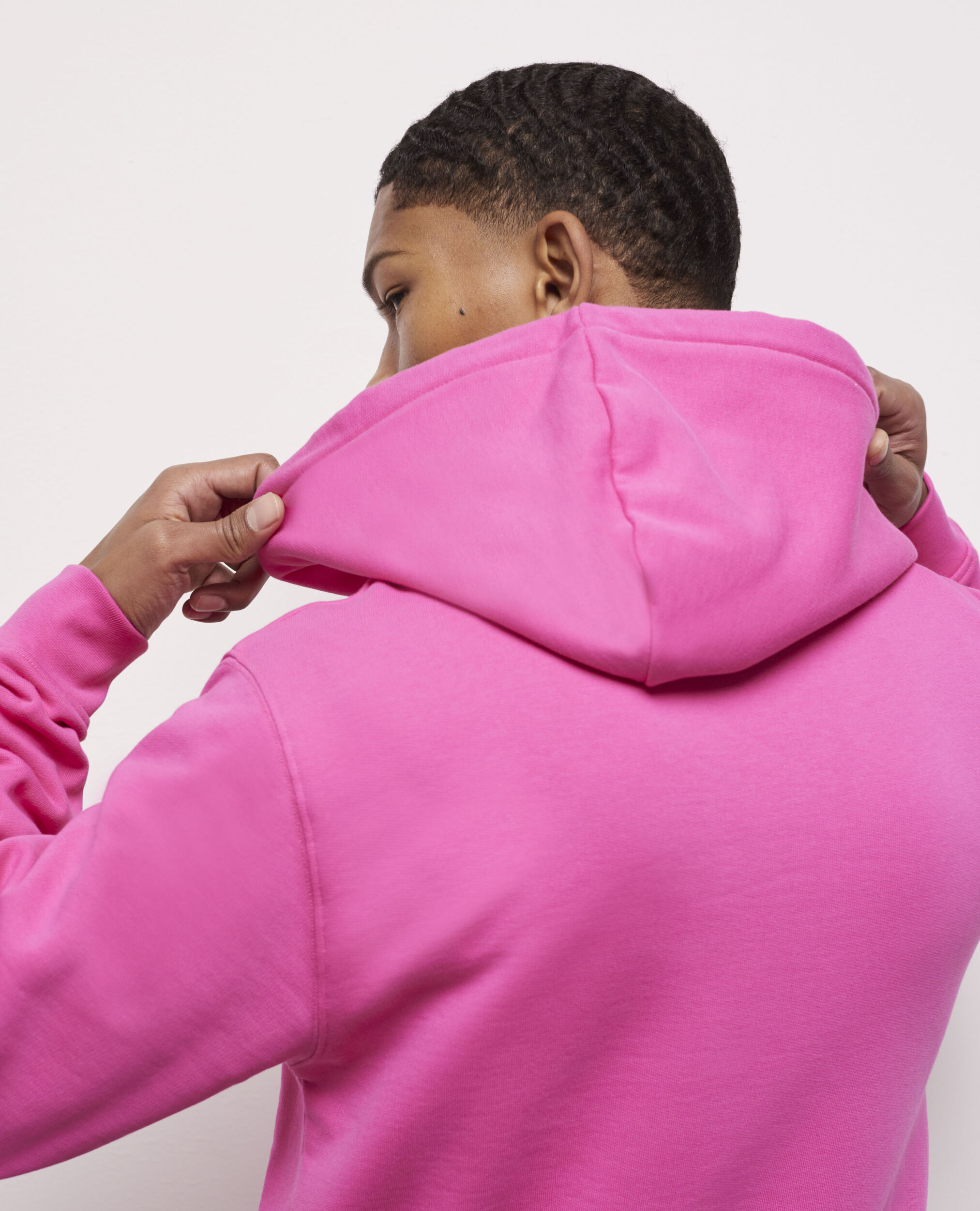 Sweatshirt à capuche rose avec logo