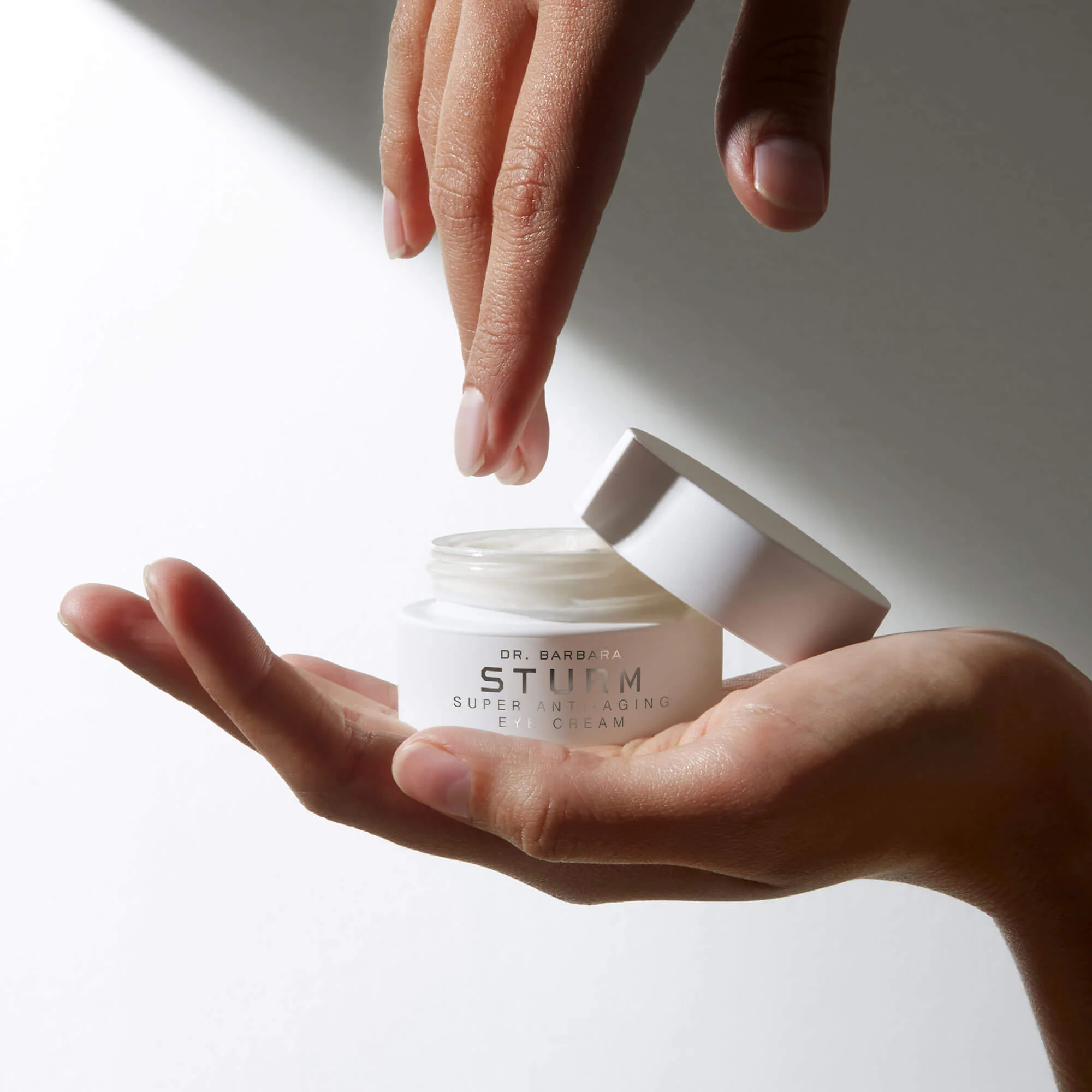 Dr. Barbara Sturm Super Anti-Aging Eye Cream Contour des Yeux Anti-âge