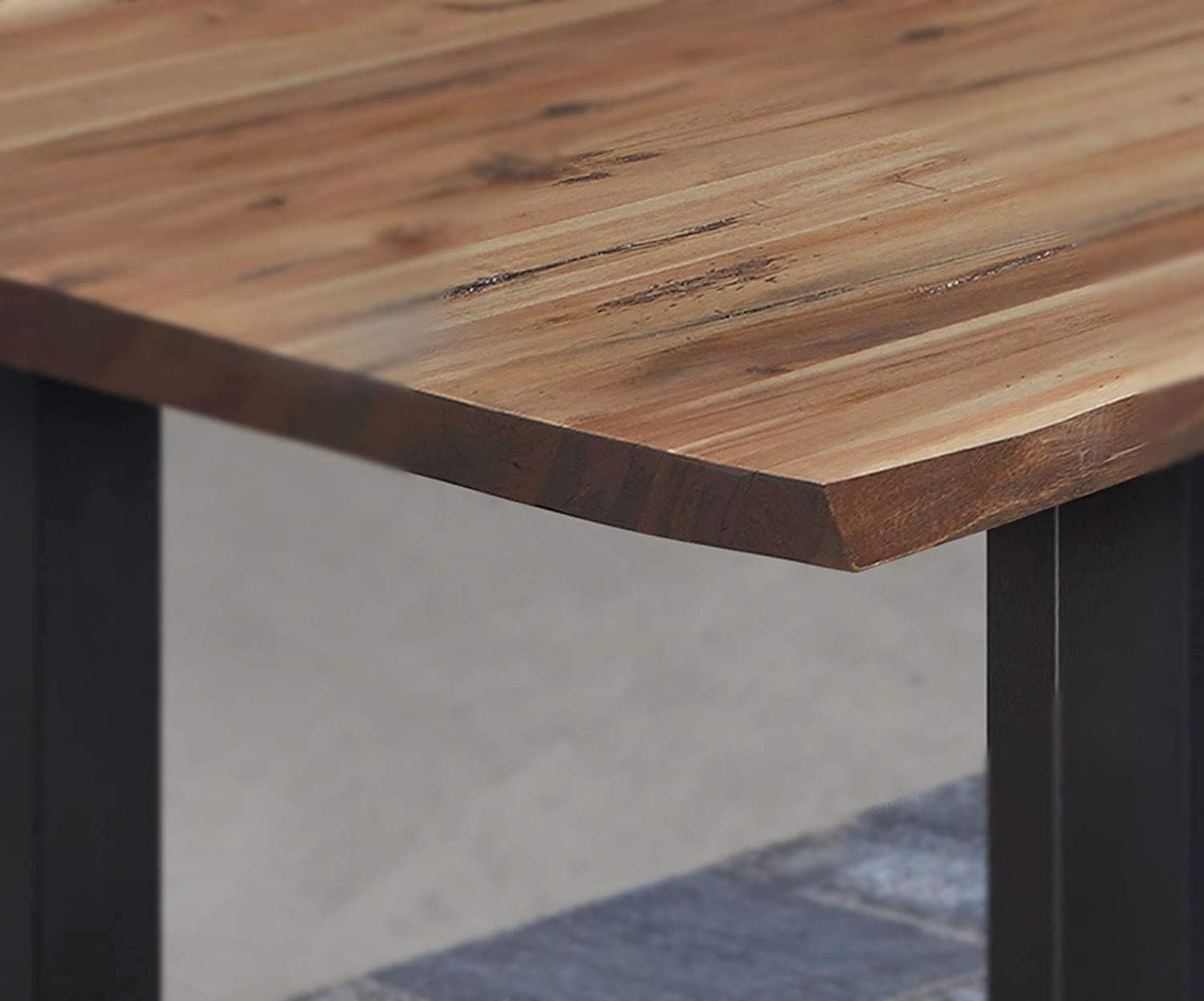 SAM Baumkantentisch 80x80 cm Mephisto, Akazienholz massiv + naturfarben lackiert, Esstisch mit schwarz lackiertem U-Gestell, Esszimmertisch/Holztisch, Tischplatte 26 mm