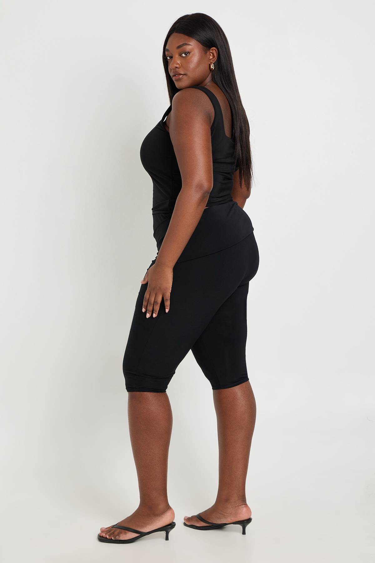 boohoo Pantalon Capri Grande Taille Avec Détail Nœud