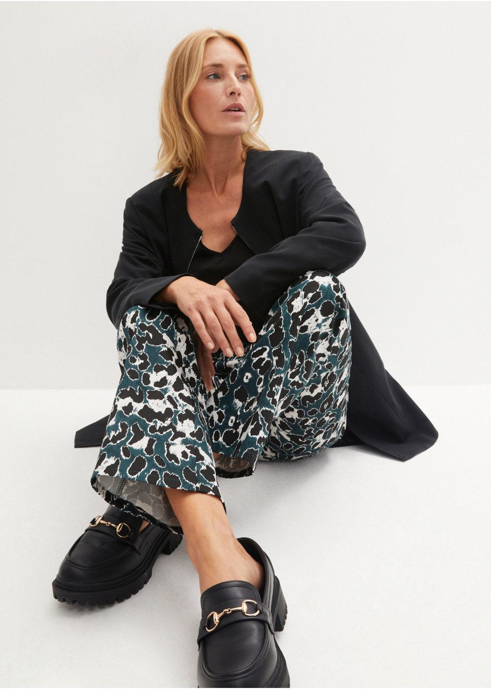 Pantalon extensible à imprimé léopard