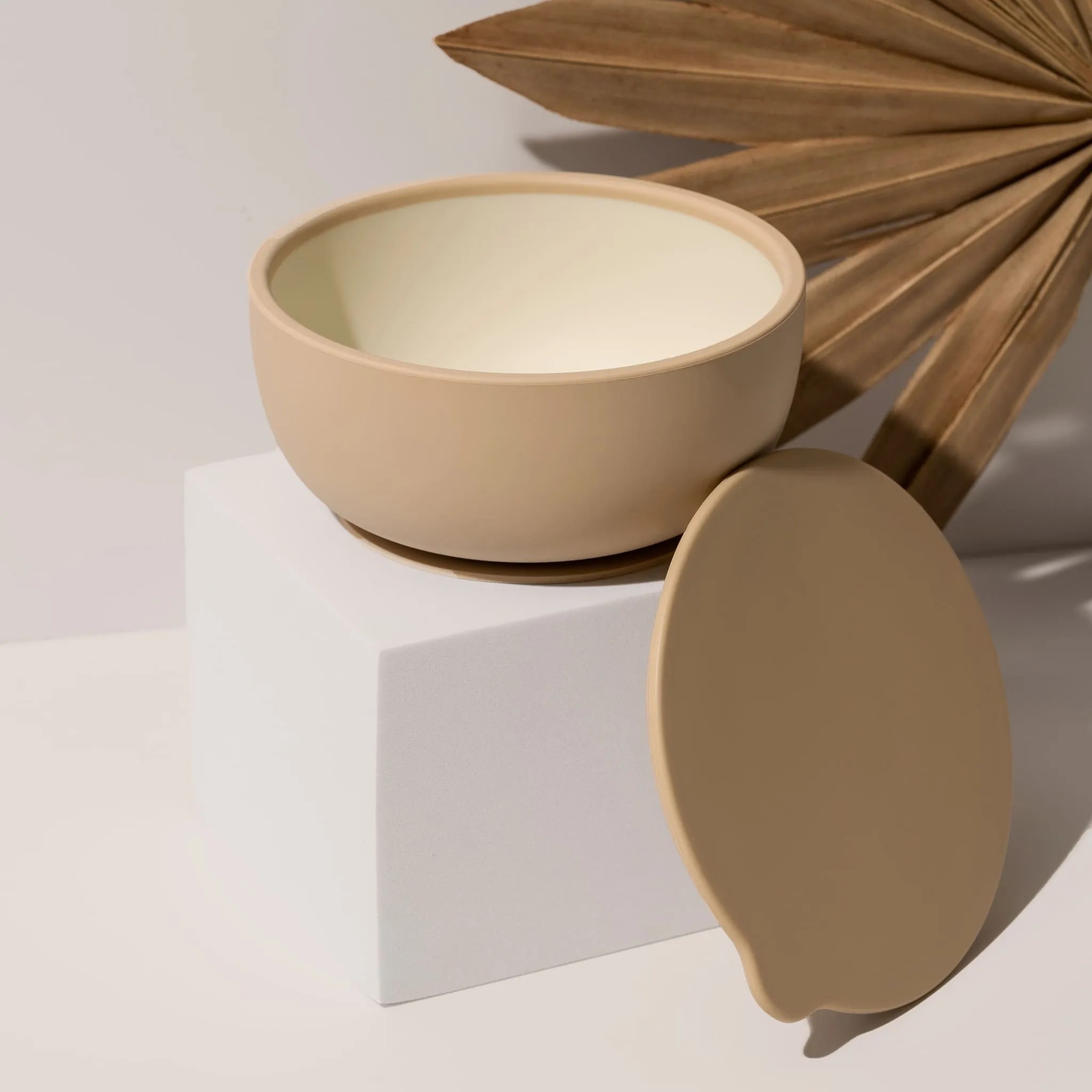 Kiko The Label Bol à Ventouse en Silicone avec Couvercle - Sable