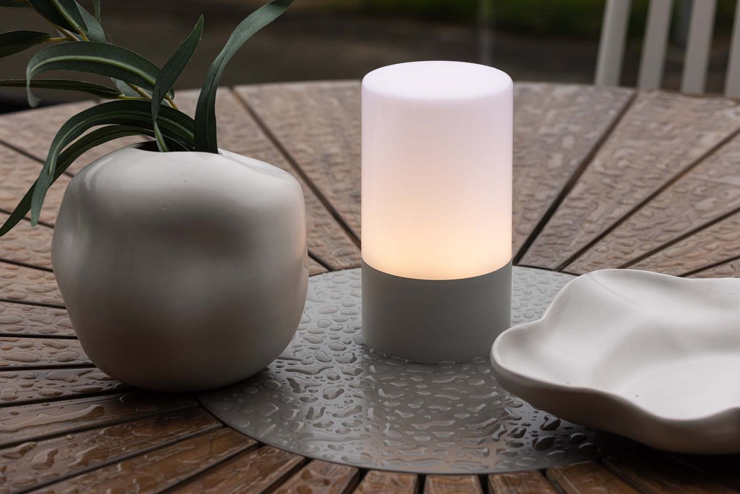 Tubu LED tafellamp voor buiten, grijs. 10 x 10 x 18 cm