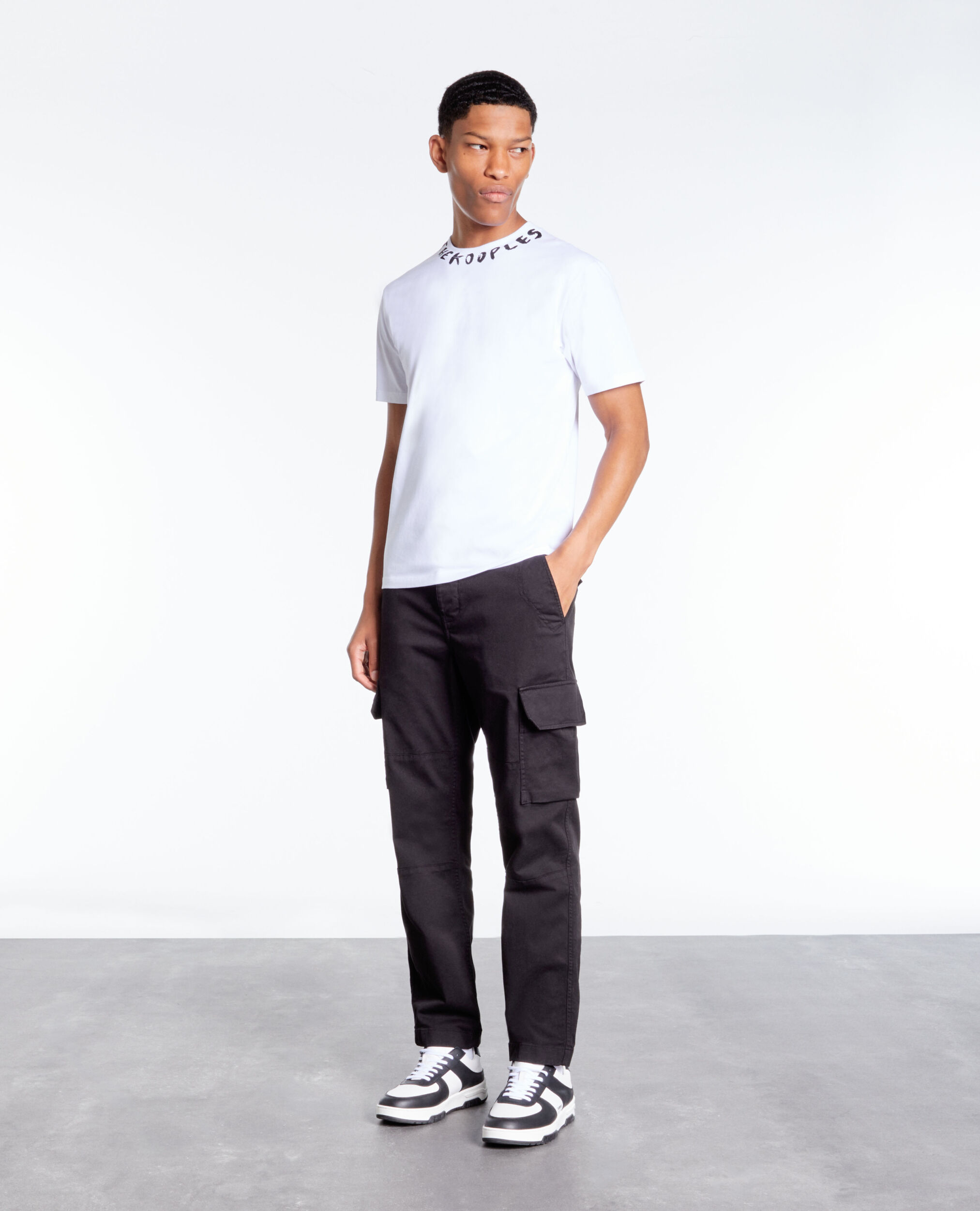 T-shirt blanc avec logo