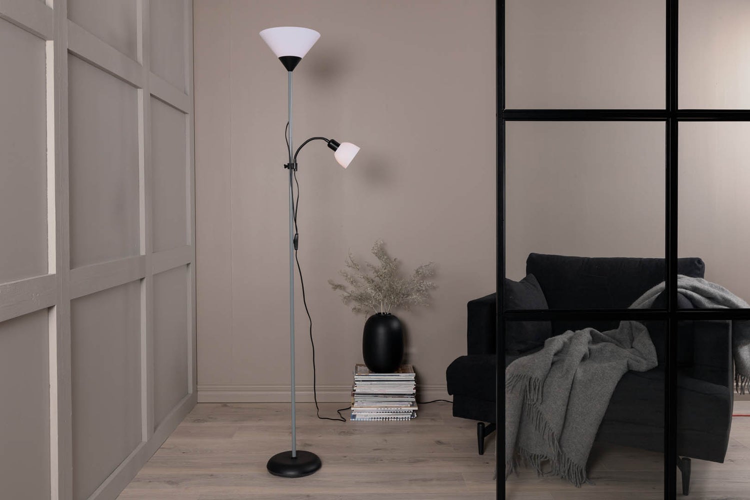 Bagasi Lighting Staande lamp 24,5x24,5x178cm Kunststof Zwart, Grijs, Wit. 25 x 25 x 178 cm