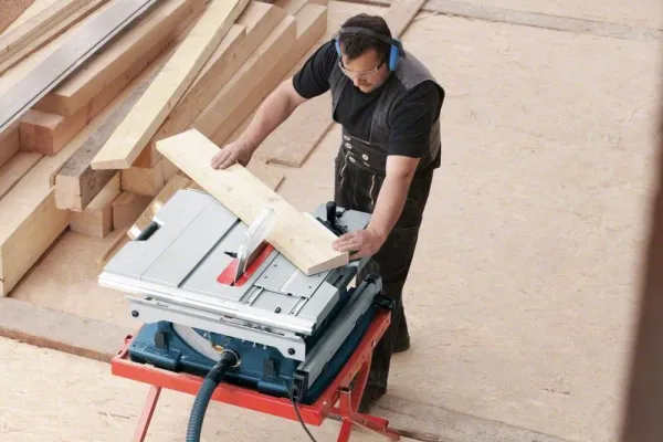 Bosch BORDRUNDSAV GTS 10 XC