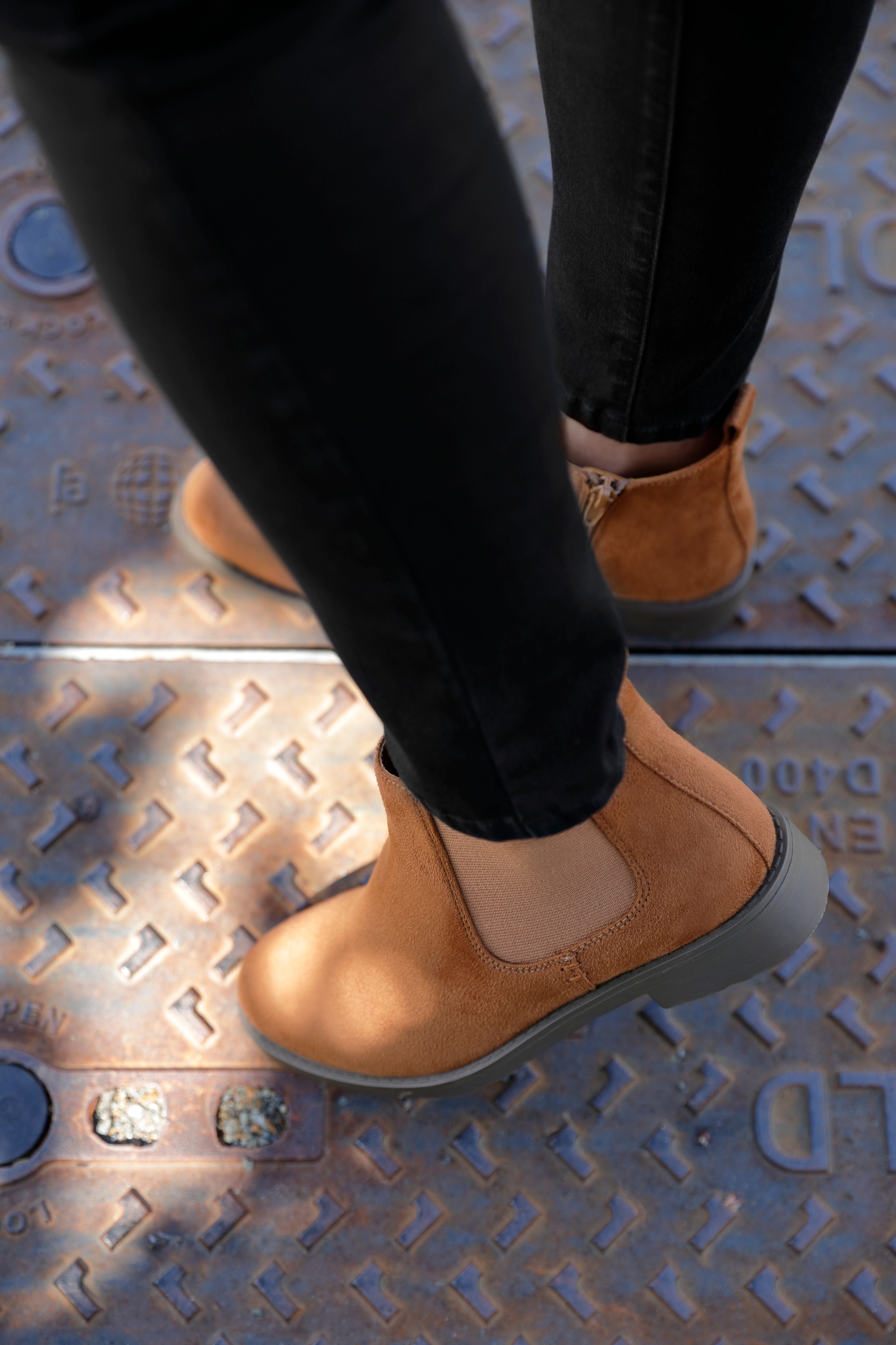 Aniston SHOES Chelseaboots  , Stiefelette, Blockabsatz, mit breitem Stretch - NEUE KOLLEKTION