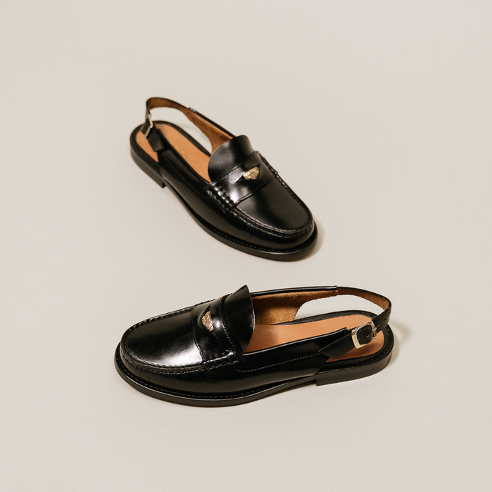 Mocassins slingback et détails dorés  en cuir glacé noir