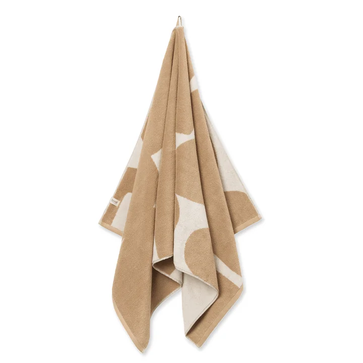 Ferm Living - Ebb Badetuch 140 x 70 cm, sand / naturweiss