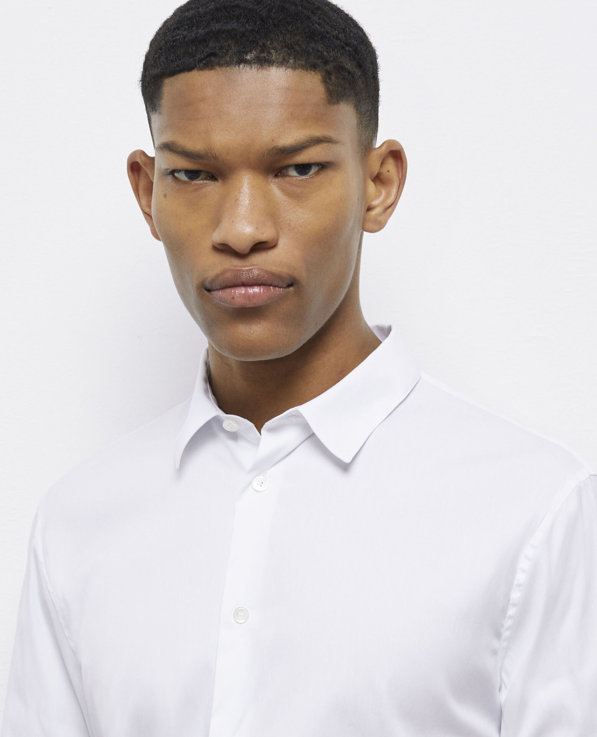 Chemise formelle blanche en popeline