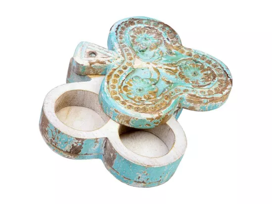 Coffret en bois sculpté avec finition blanche antique 17,5x17x5h cm
