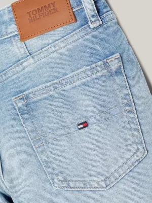 Calça jeans desbotada e afunilada