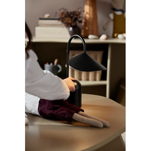 ferm LIVING Arum Portable Bordlampe, Black