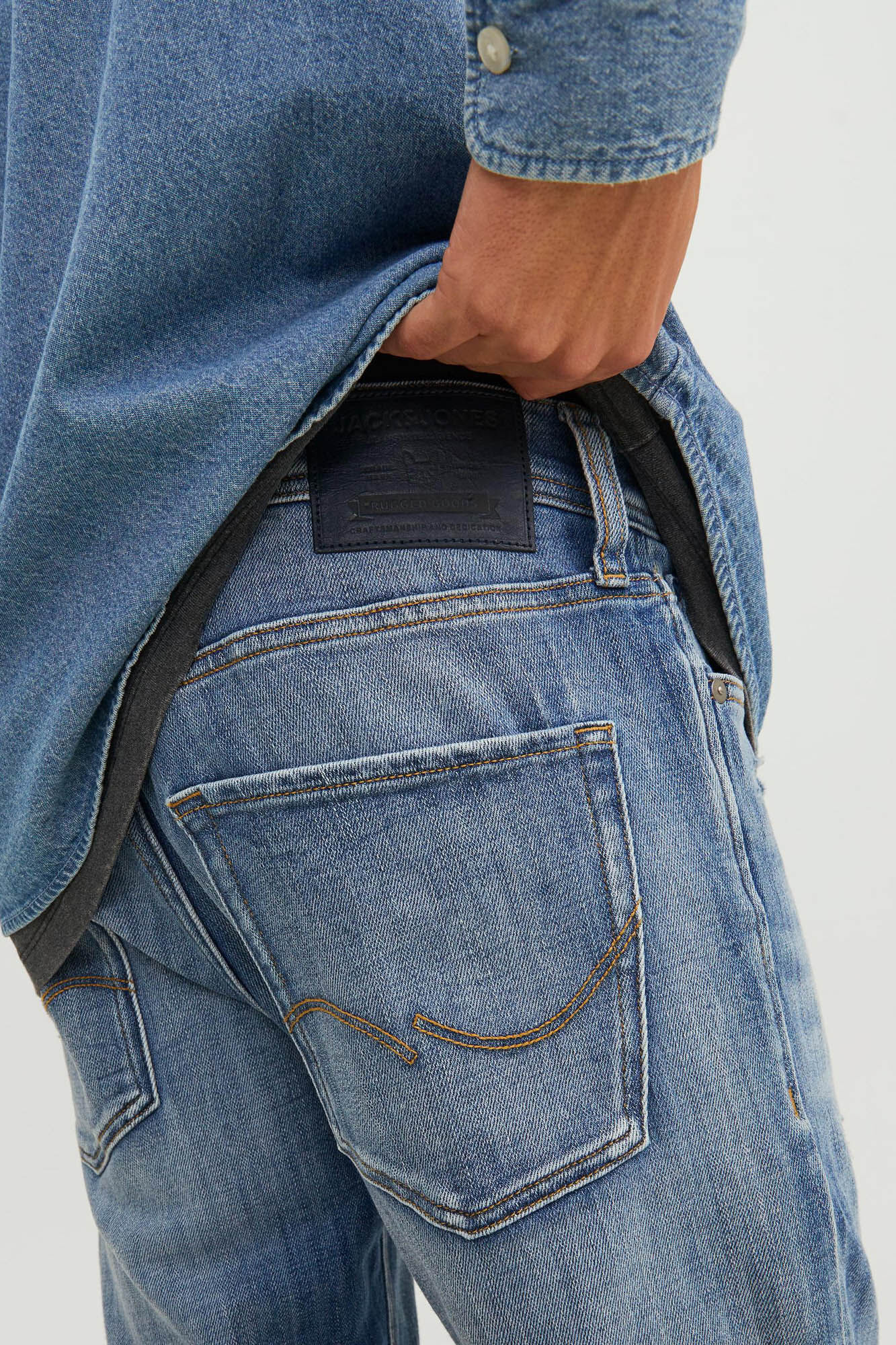 Calça jeans Mike com corte afunilado