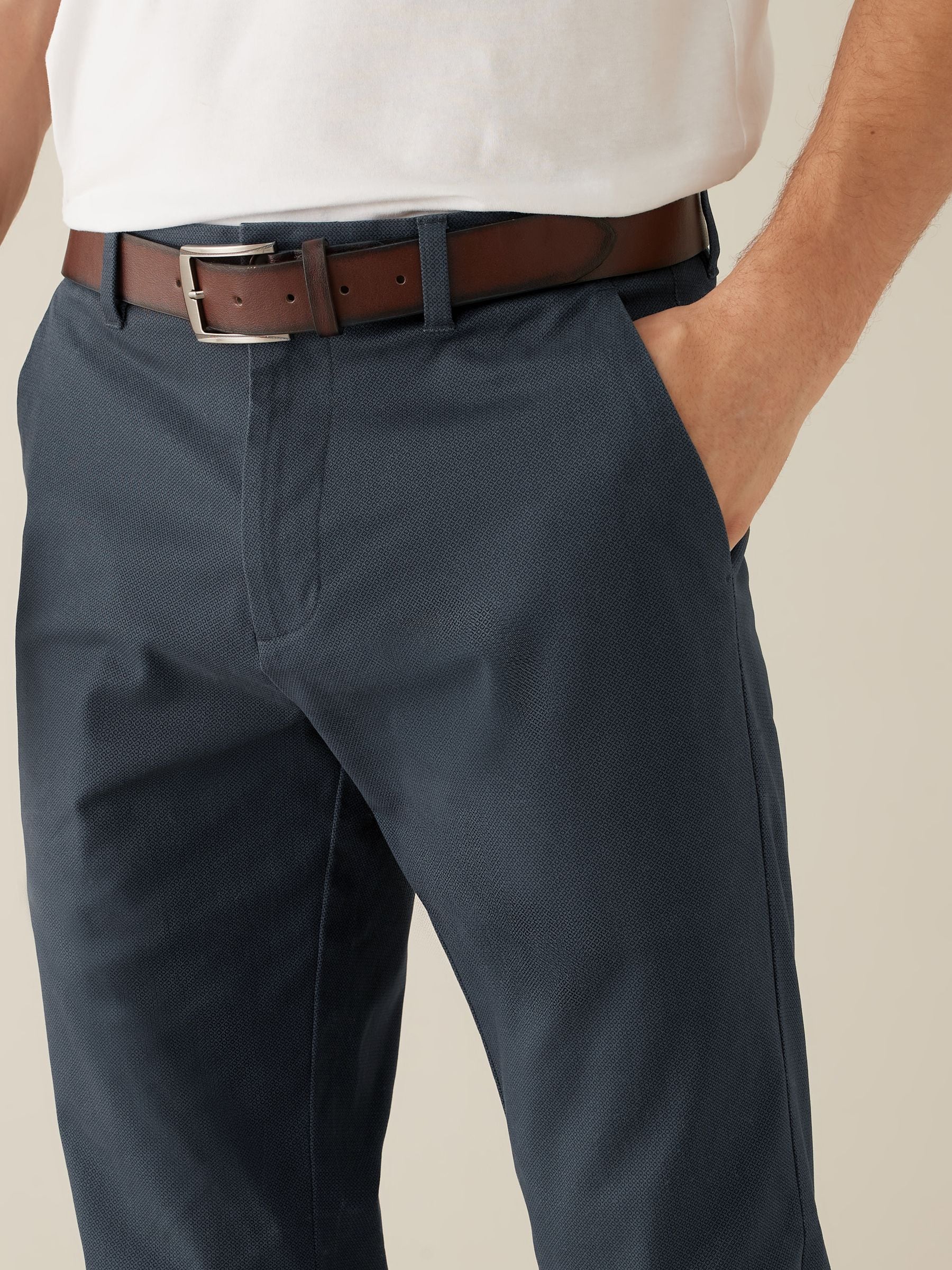 Donkerblauw - Straight fit - Zachte chino met print en riem