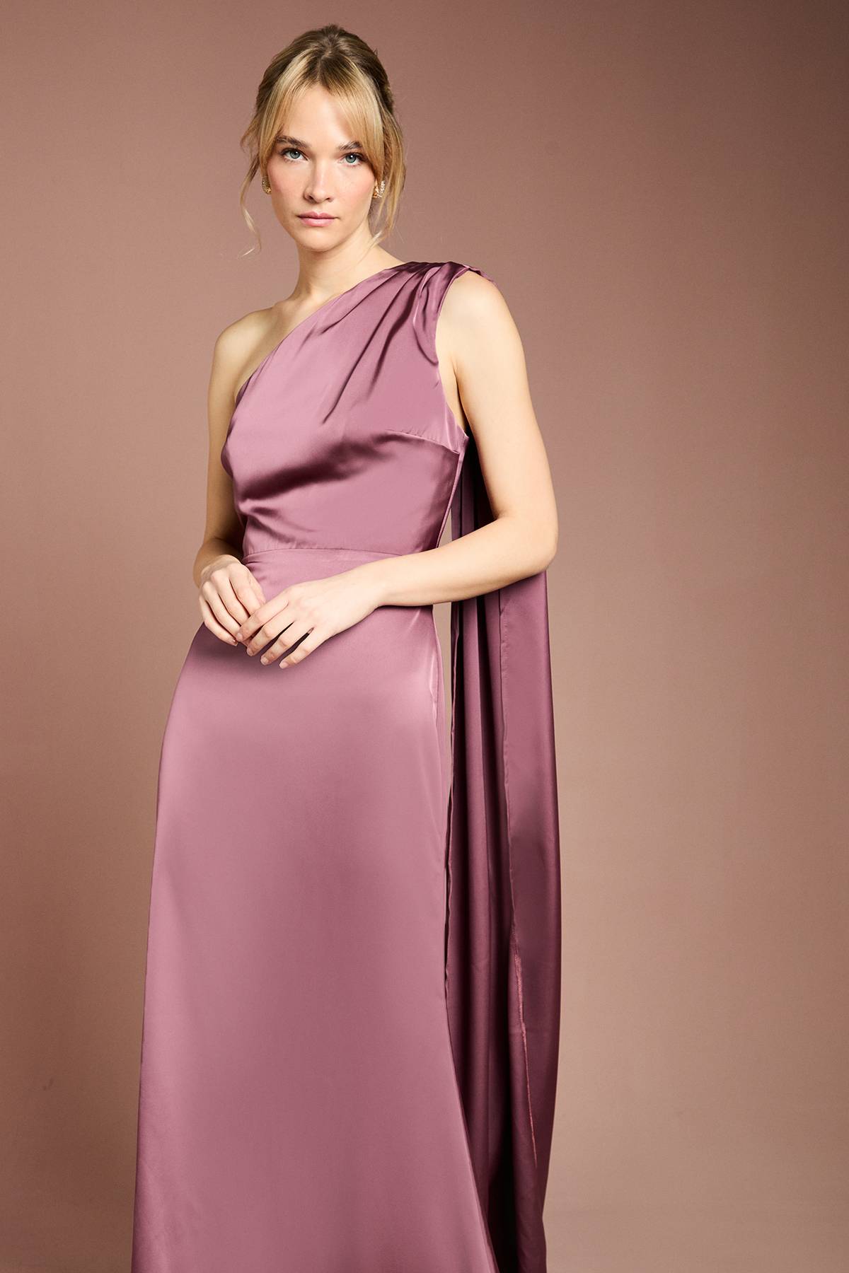 Coast Robe de Demoiselle d'Honneur Longue en Satin à Une Épaule avec Drapé Coast Honoured