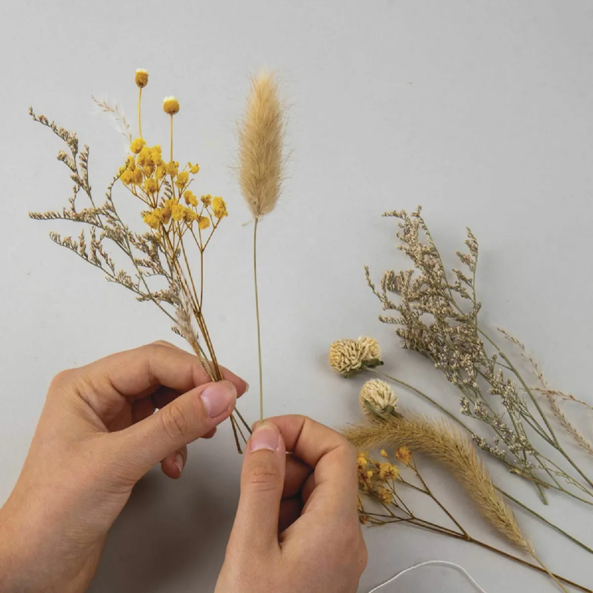 Rayher Kit Cadre Bois Décoré Fleurs Séchées