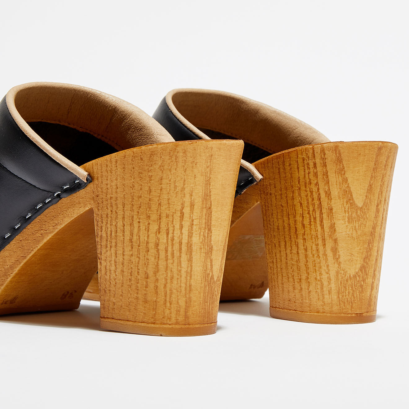 Apologie Studio Sabots en Cuir Chloé noirs - Talon 6.5 cm