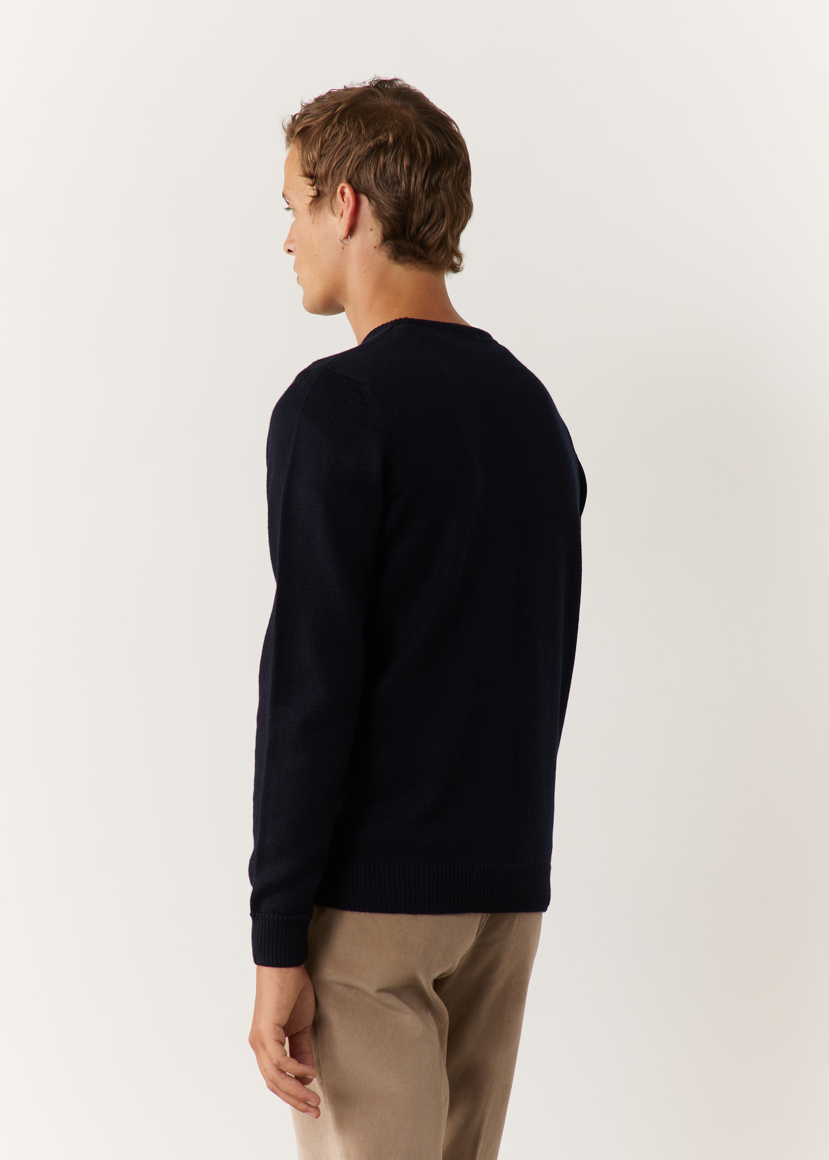 Pull col rond en laine Mérinos mélangée bleu nuit à motif fantaisie vert et gris