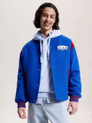 Jaqueta estilo colegial com listras e logo
