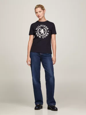 Camiseta com gola redonda e bordado de brasão