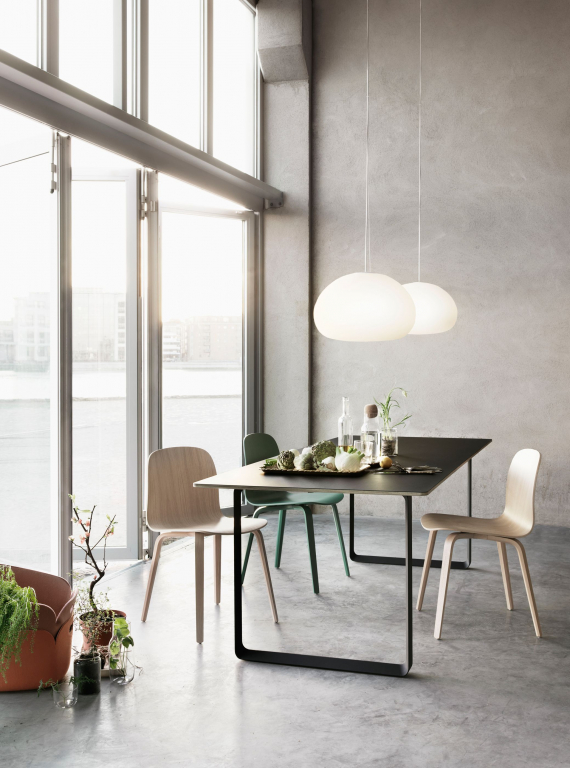 Muuto 70/70 Oak tafel 170x85 eiken/zwart