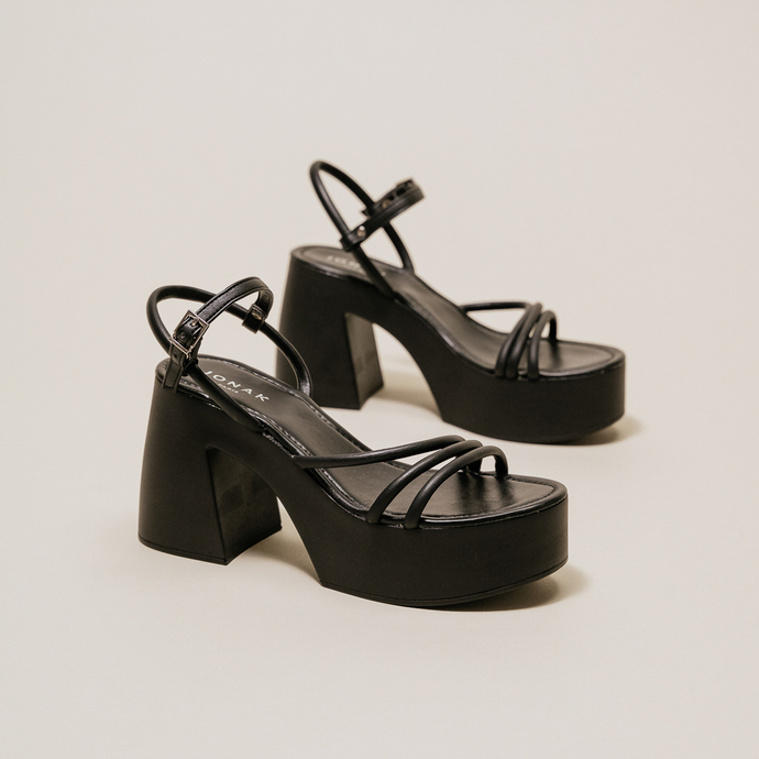 Sandales à brides et plateformes  en cuir noir