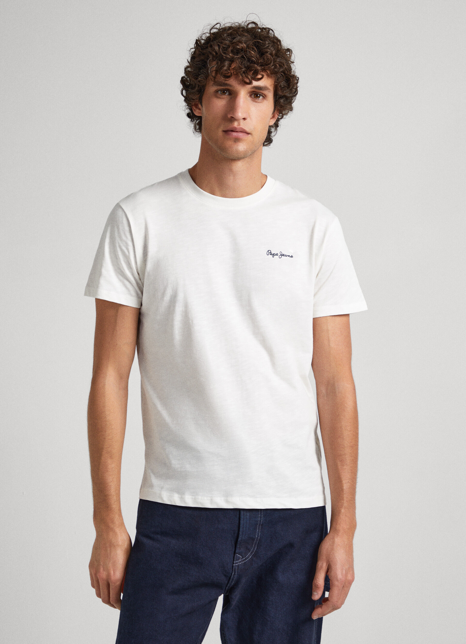 CAMISETA COM LOGOTIPO ESTAMPADO - branco-creme