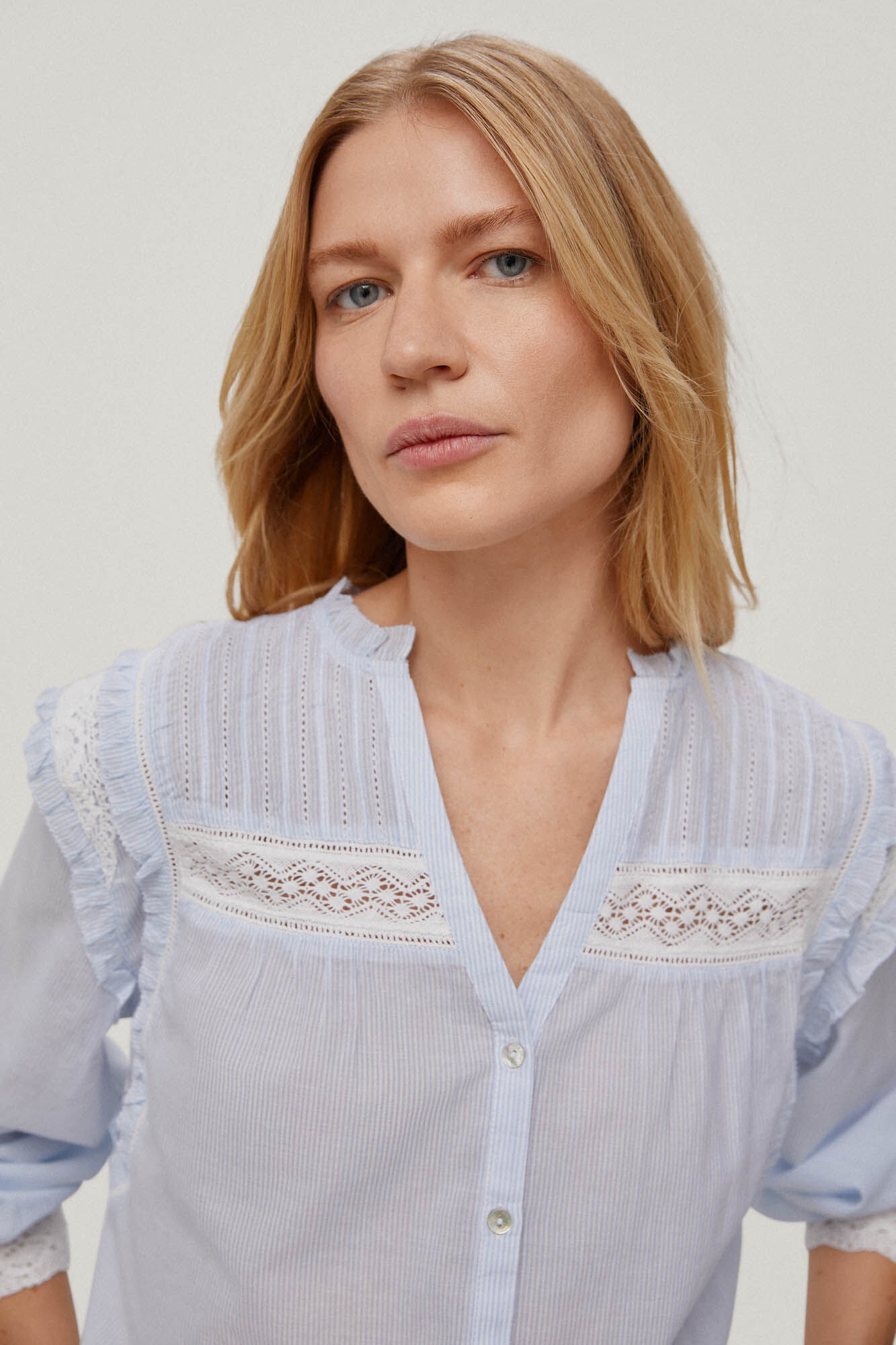 Blusa listrada com laços - Azul