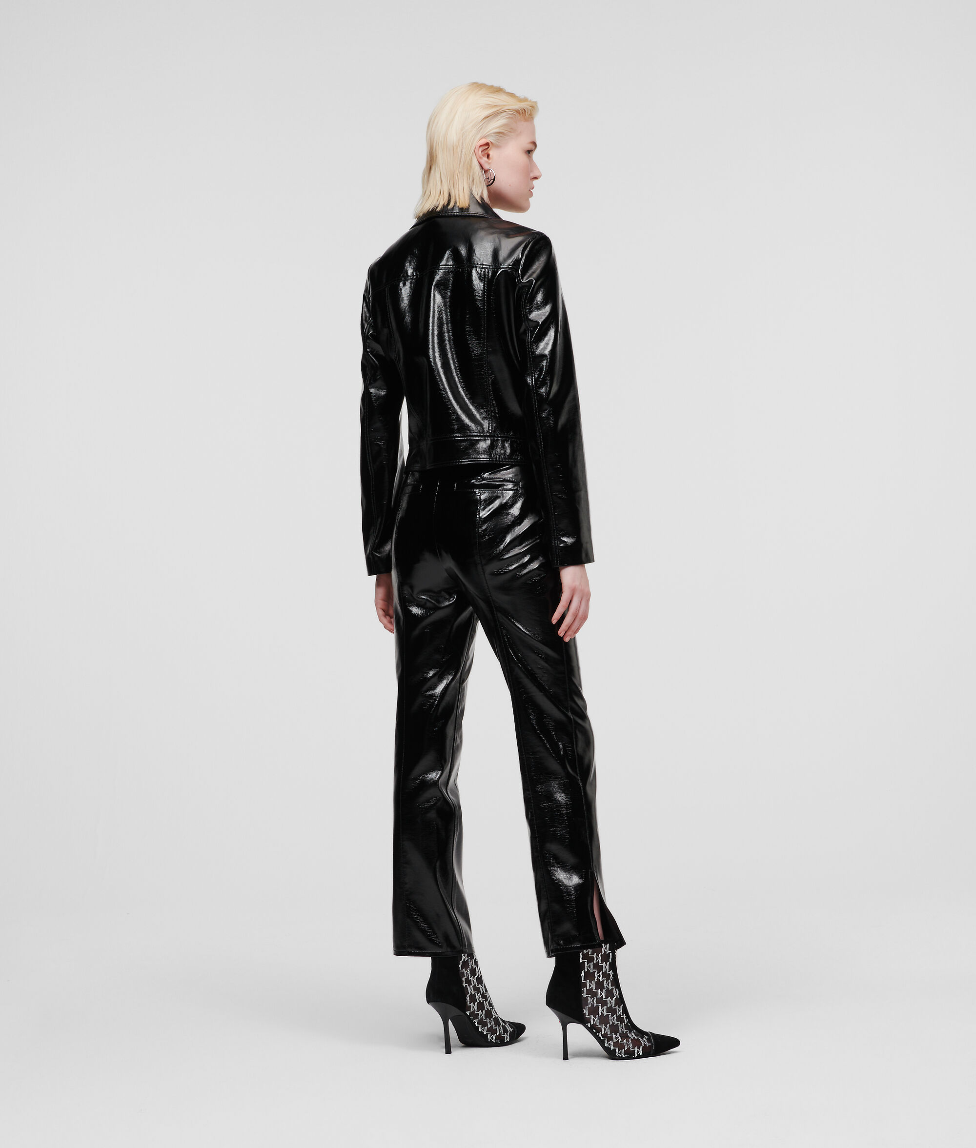 PANTALON EN SIMILI-CUIR BREVETÉ