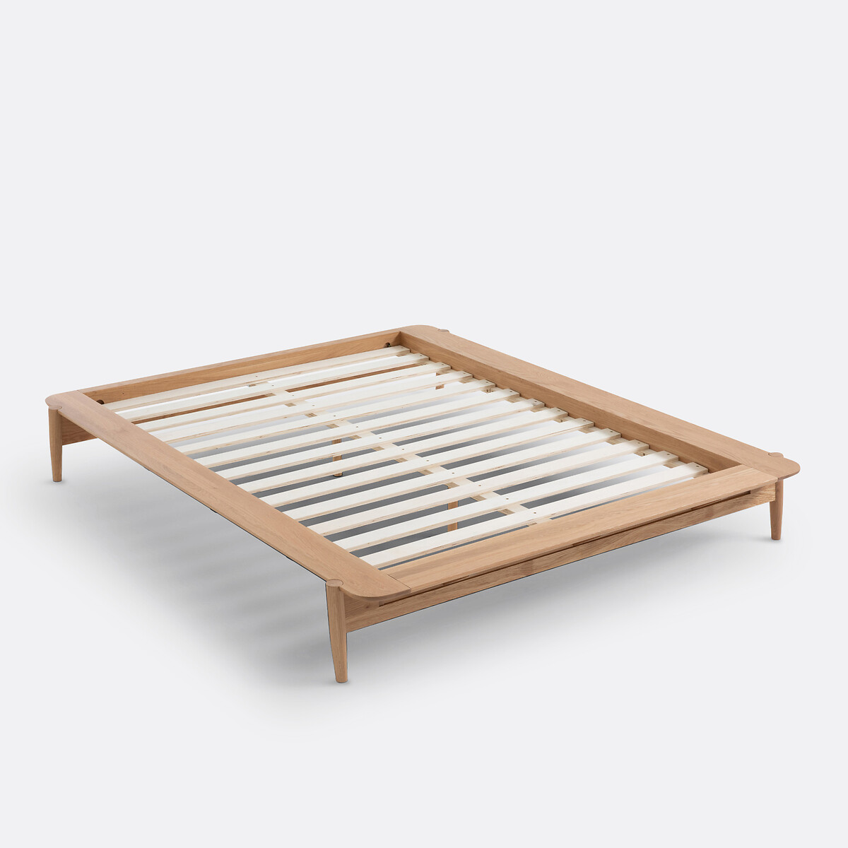 LA REDOUTE INTERIEURS<br>Cama de carvalho maciço com estrado de ripas Jucca