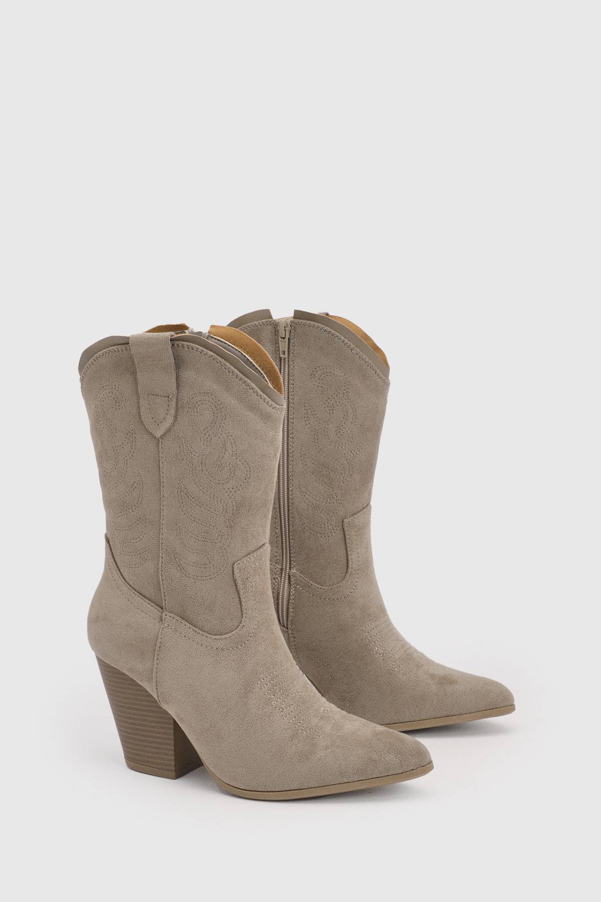 boohoo Bottes De Cowboy Western Mi-mollet En Synthétique Brodée