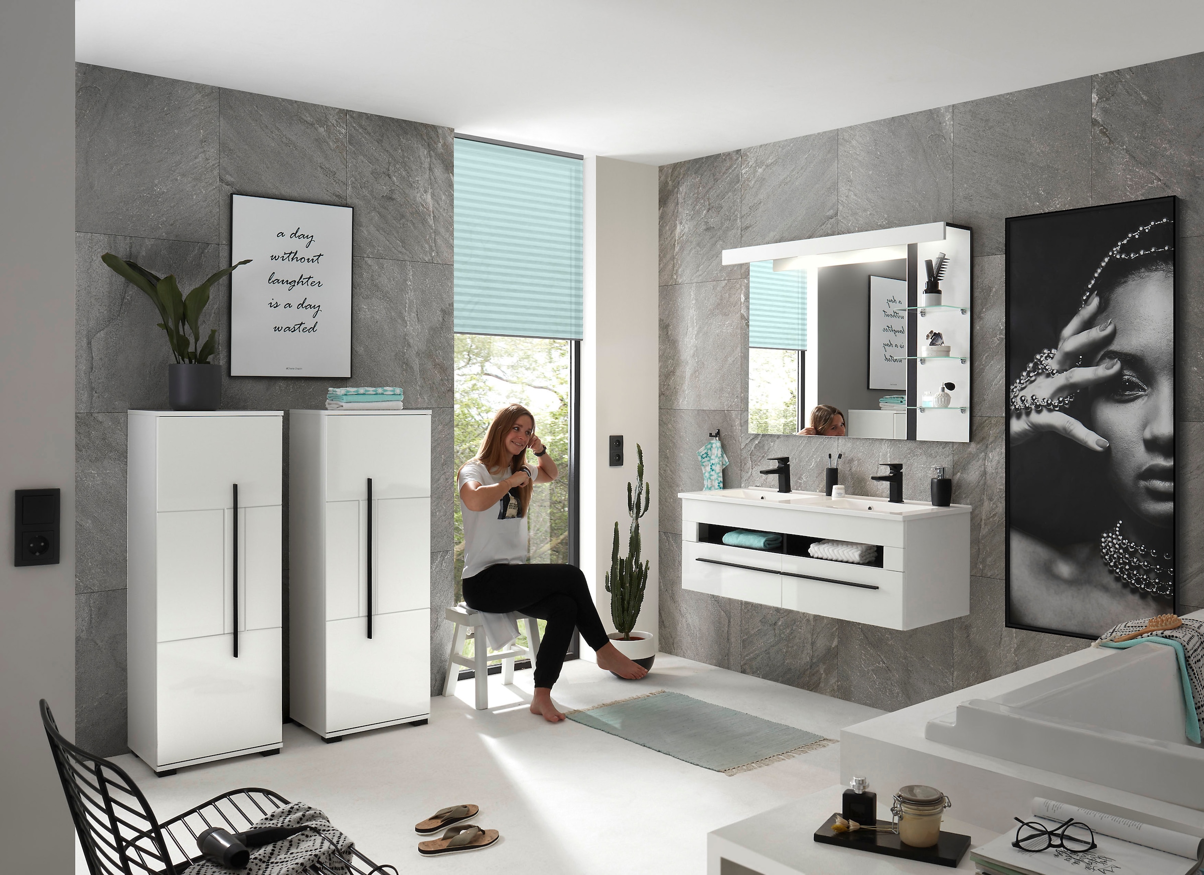 INOSIGN Midischrank »Cantara, Badschrank in Hochglanz Weiss, Schrank im modernen Design« mit schwarzen Griffen, ausreichend Stauraum