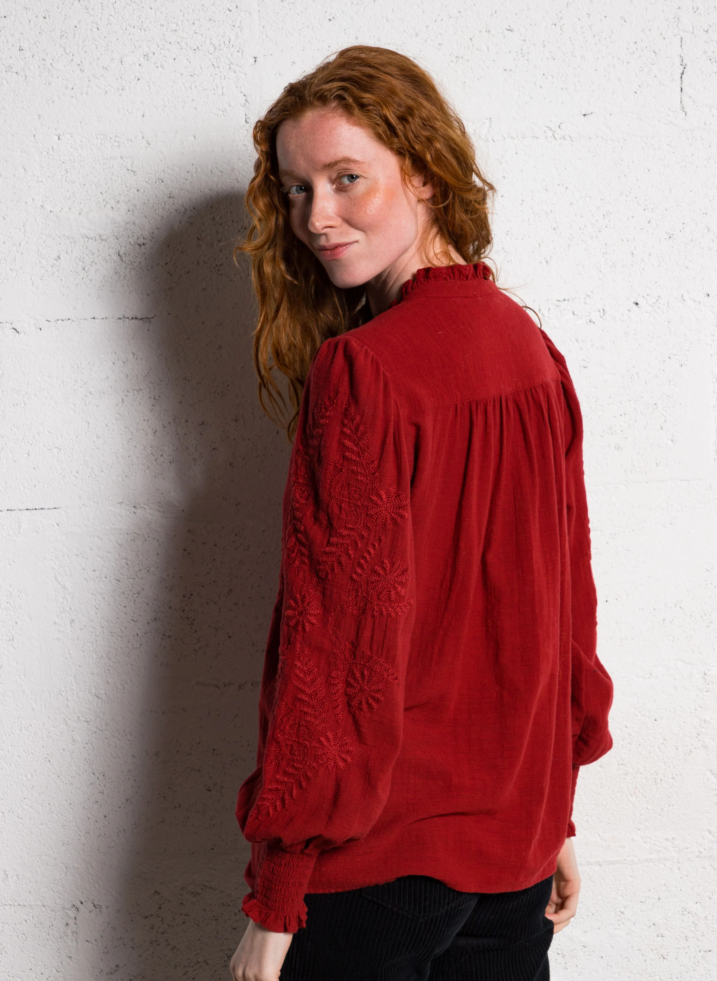 MALIA - Blouse brodée en coton | Marron