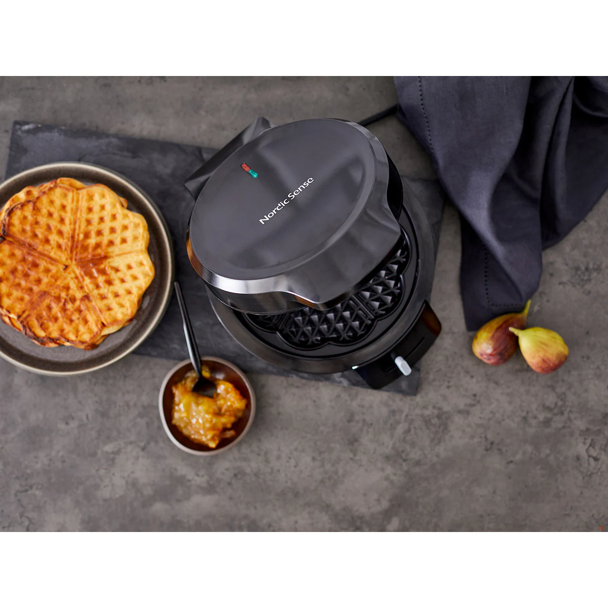 Nordic Sense Waffle maker 1000 watt Black