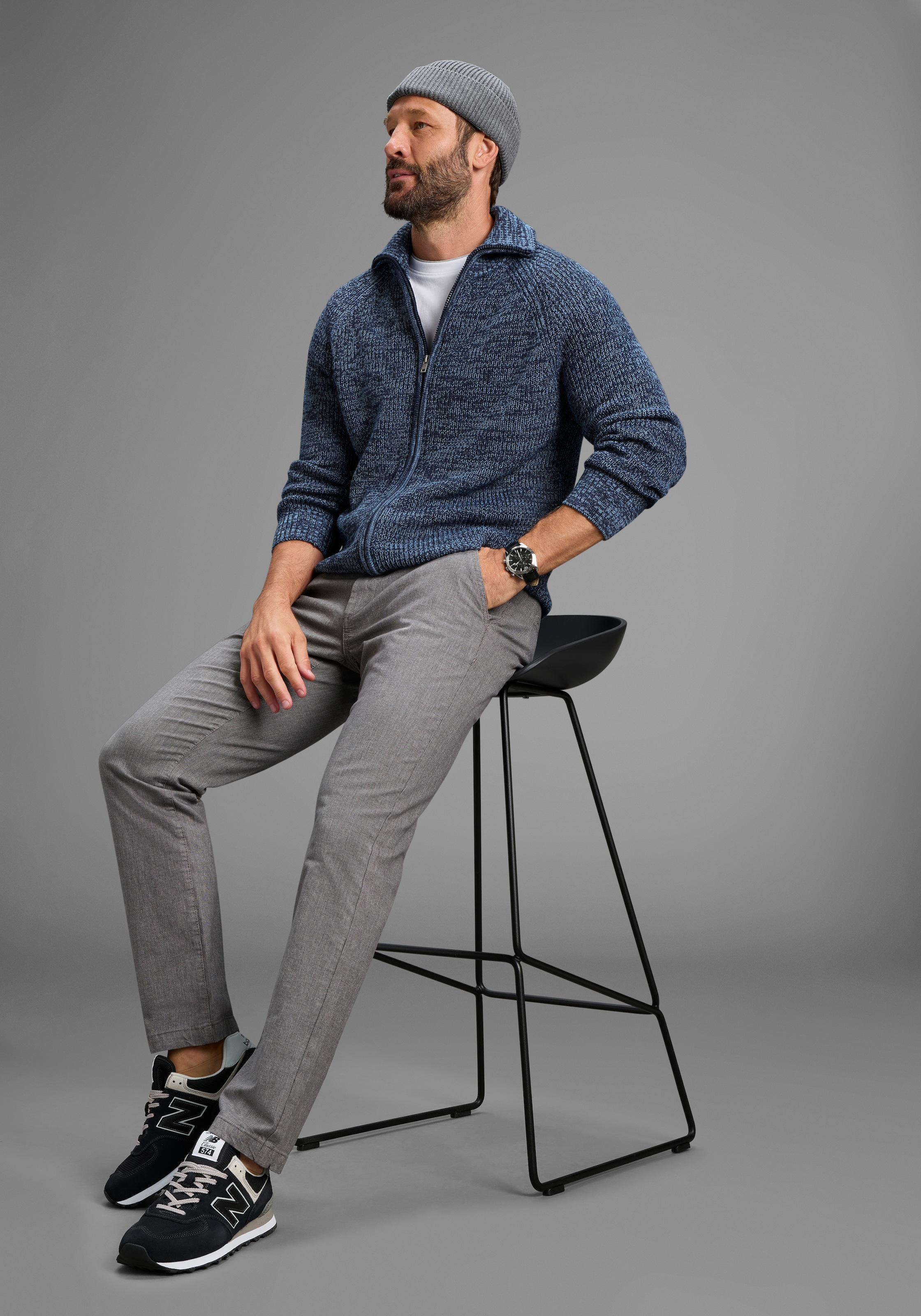 Man's World Strickjacke »Neue Kollektion! Mit Stehkragen & Reissverschluss«, melierte Optik ,weicher Griff, Perfekt für die kältere Jahreszeit