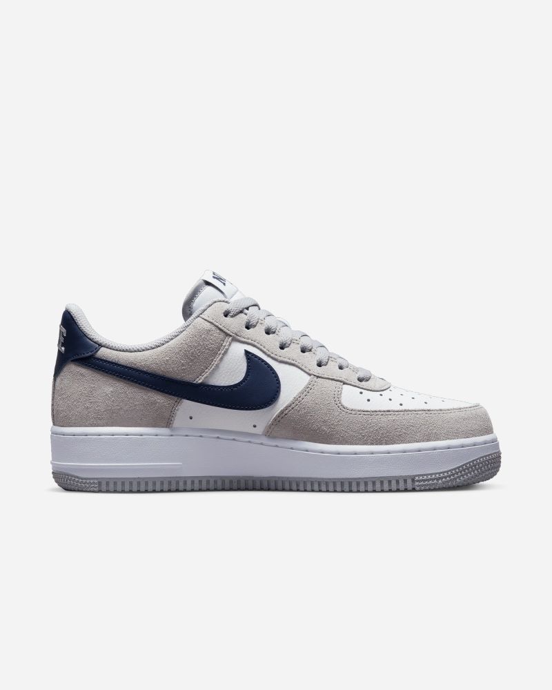 Chaussures Nike Air Force 1 '07 Gris pour homme