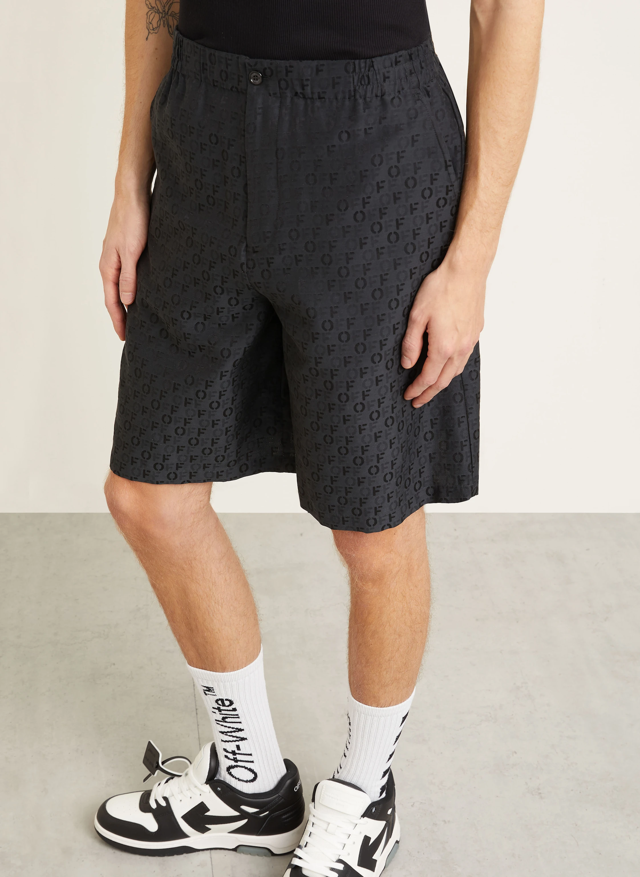 Off-White Shorts mit Seide
