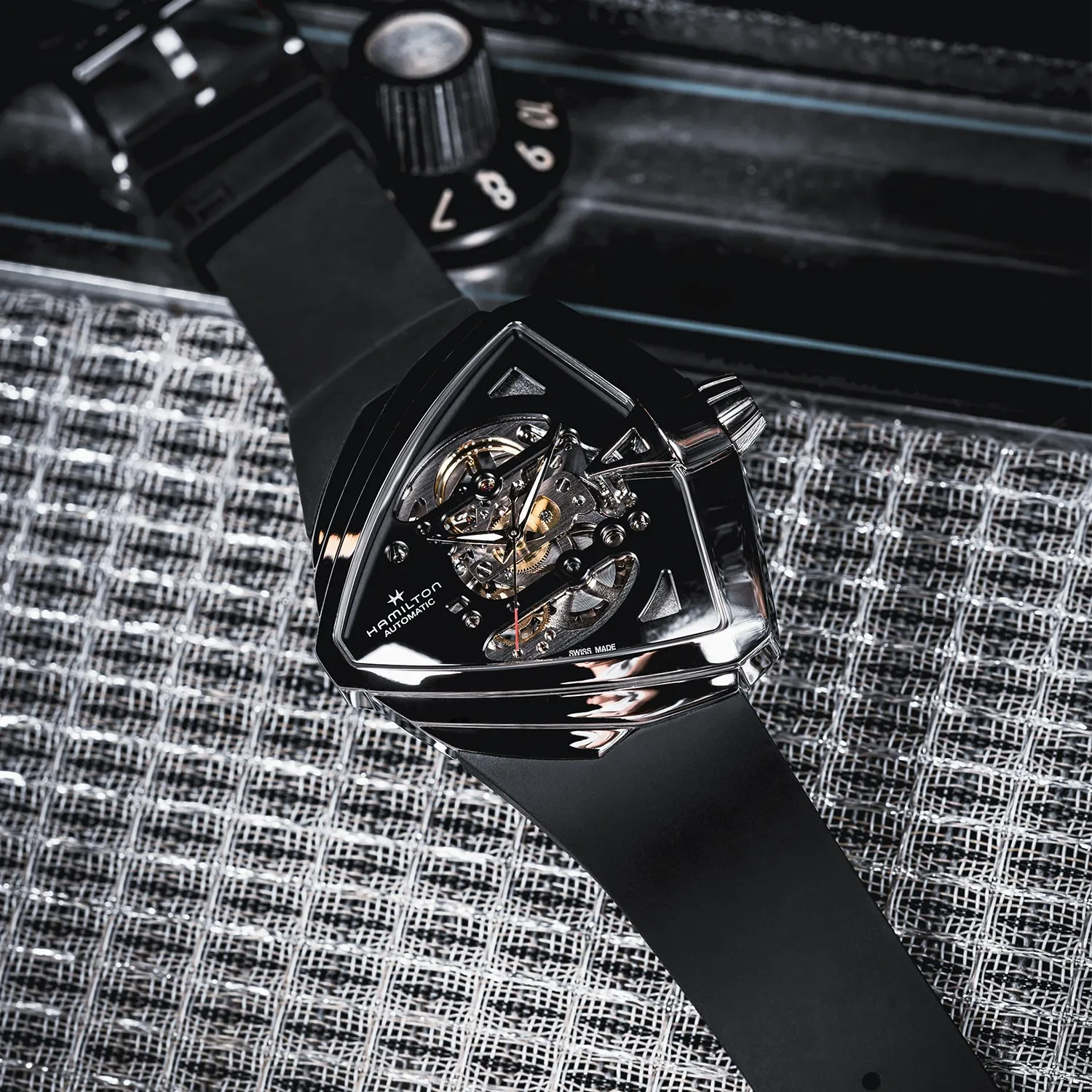Hamilton Ventura XXL Skeleton Auto H24625330