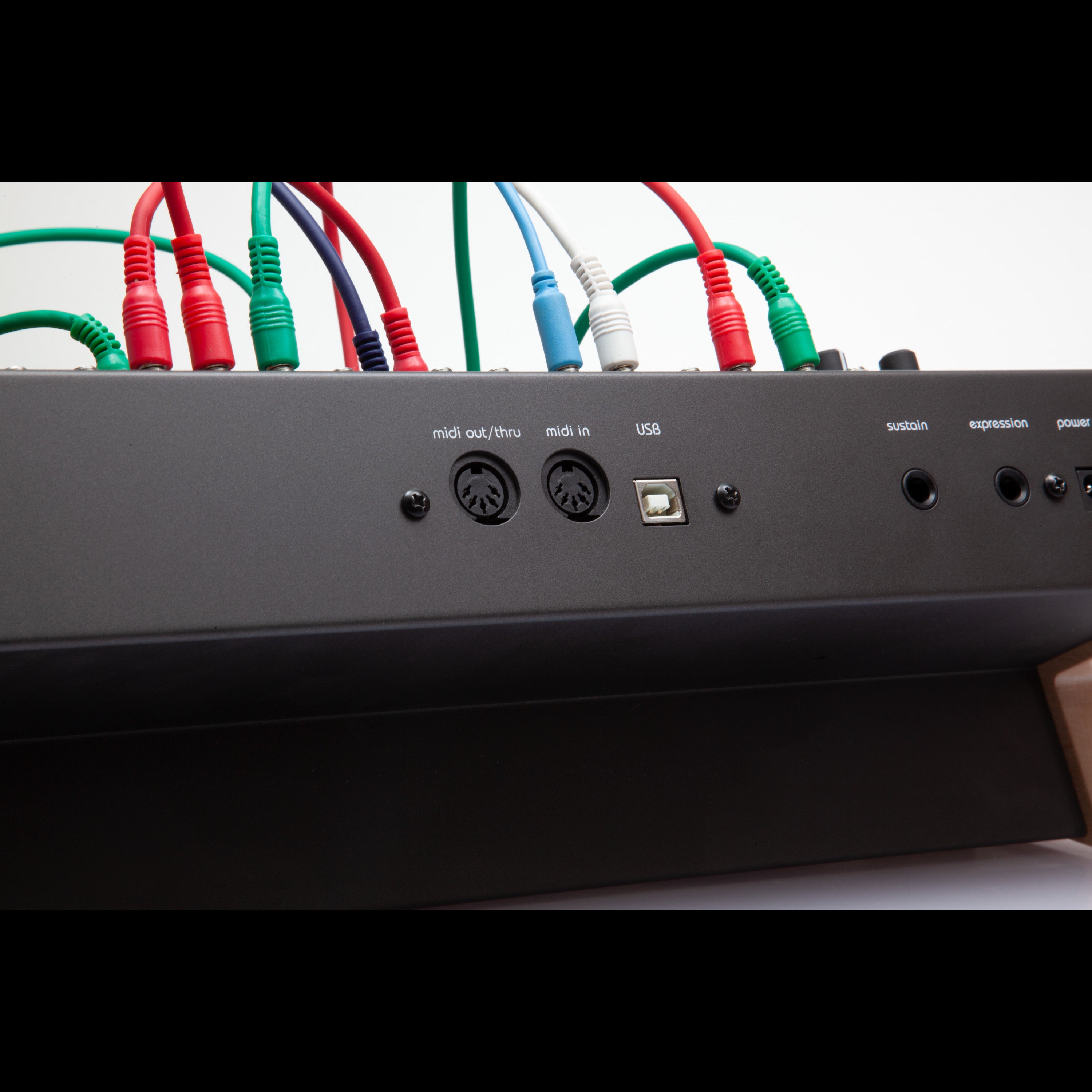 Cre8audio NiftyKEYZ Eurorack case-keyboard