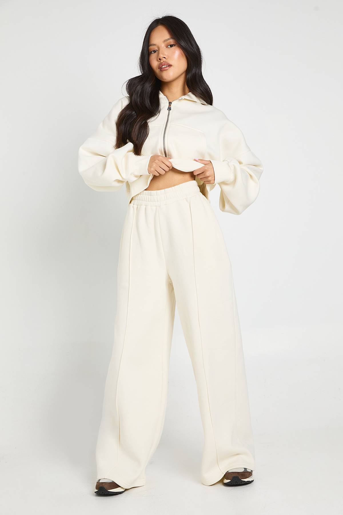 boohoo Petite Pintuck Detail Straight Leg Jogger