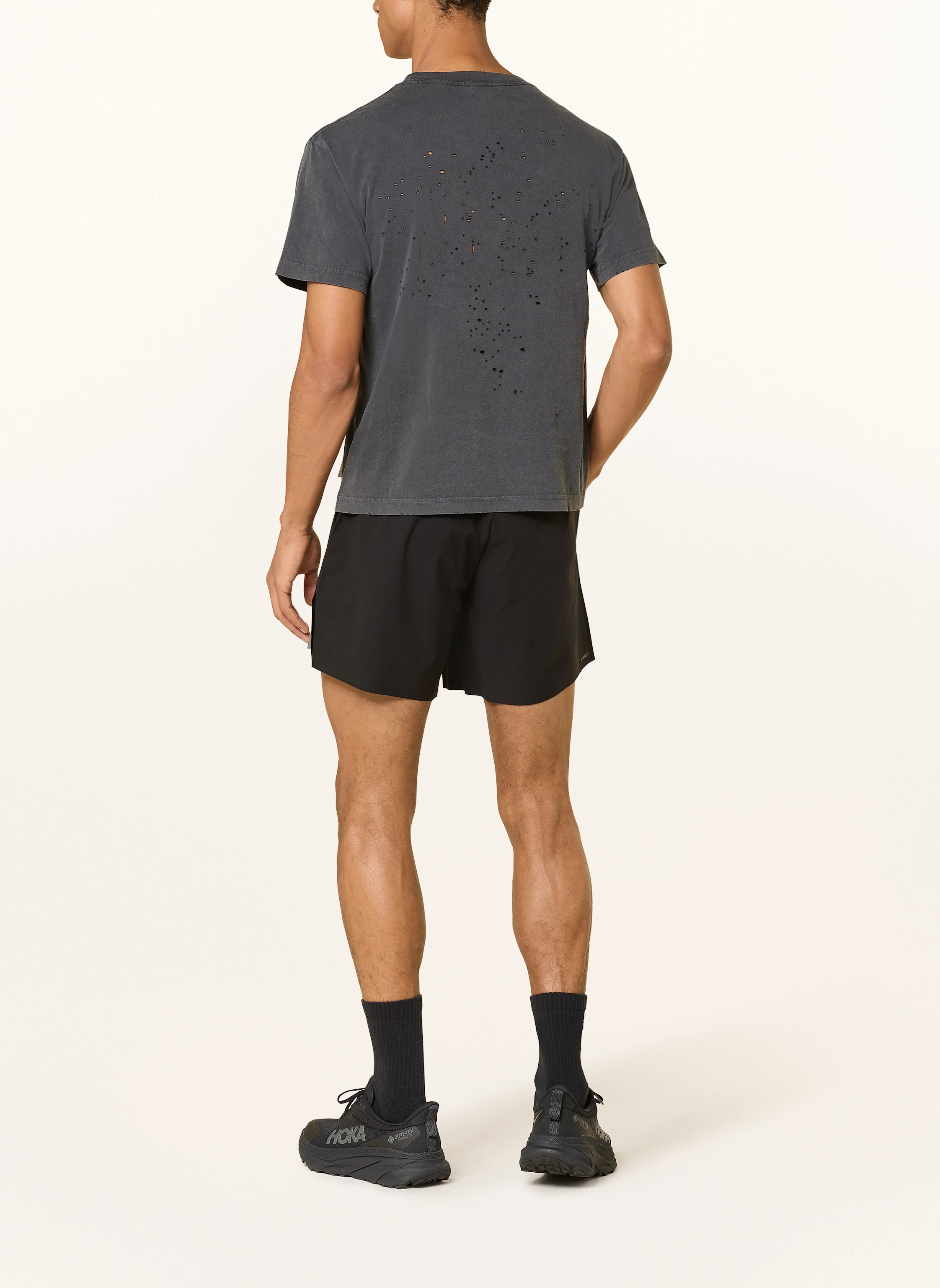 SATISFY Laufshorts PEACESHELL™ 5