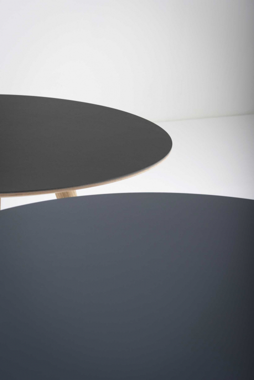Gazzda Arp bijzettafel 55 Smokey Blue