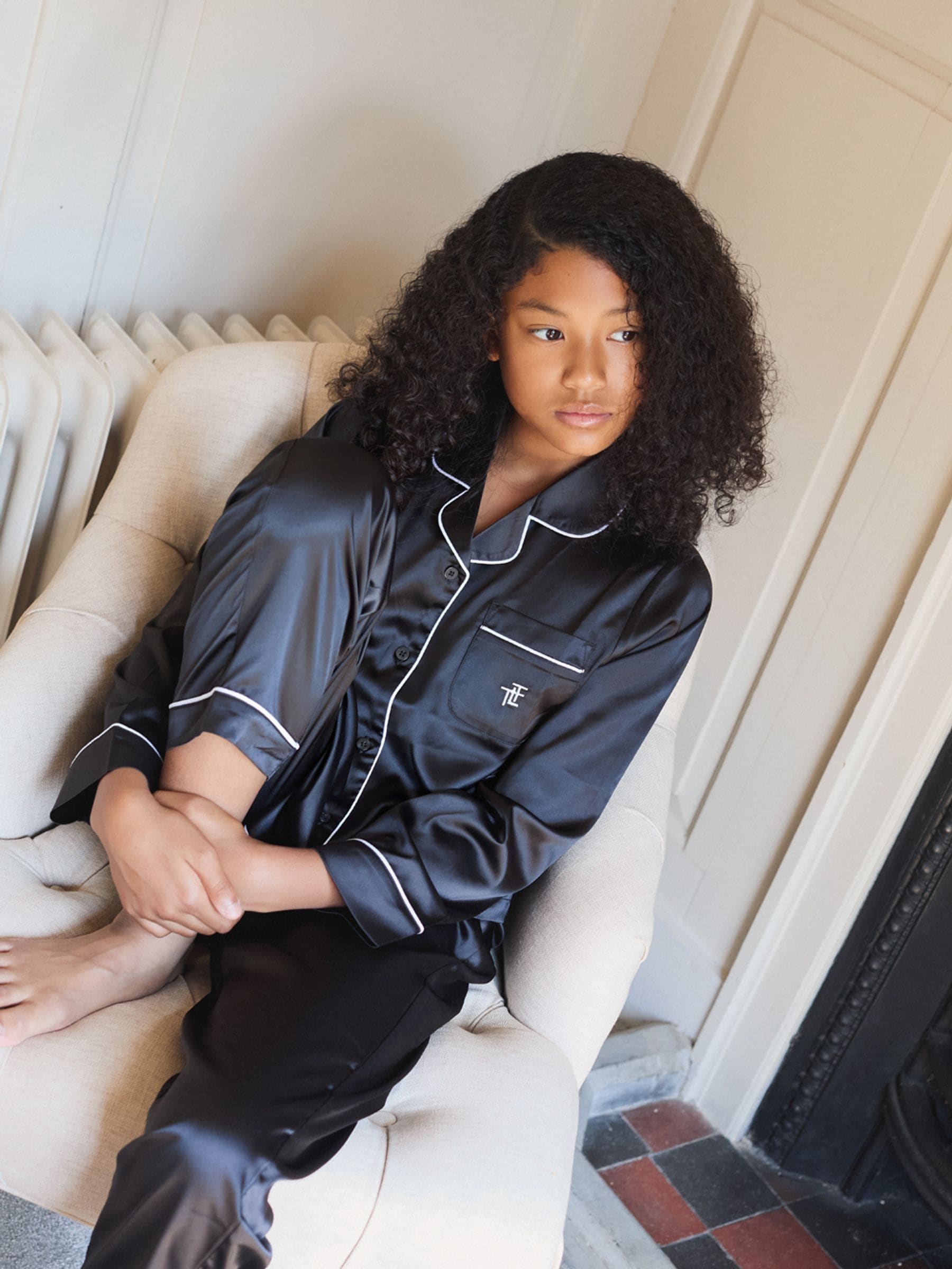 Zwart - The Little Tailor Satijnen Kinder Kerstmis Pyjama's met Knoopsluiting
