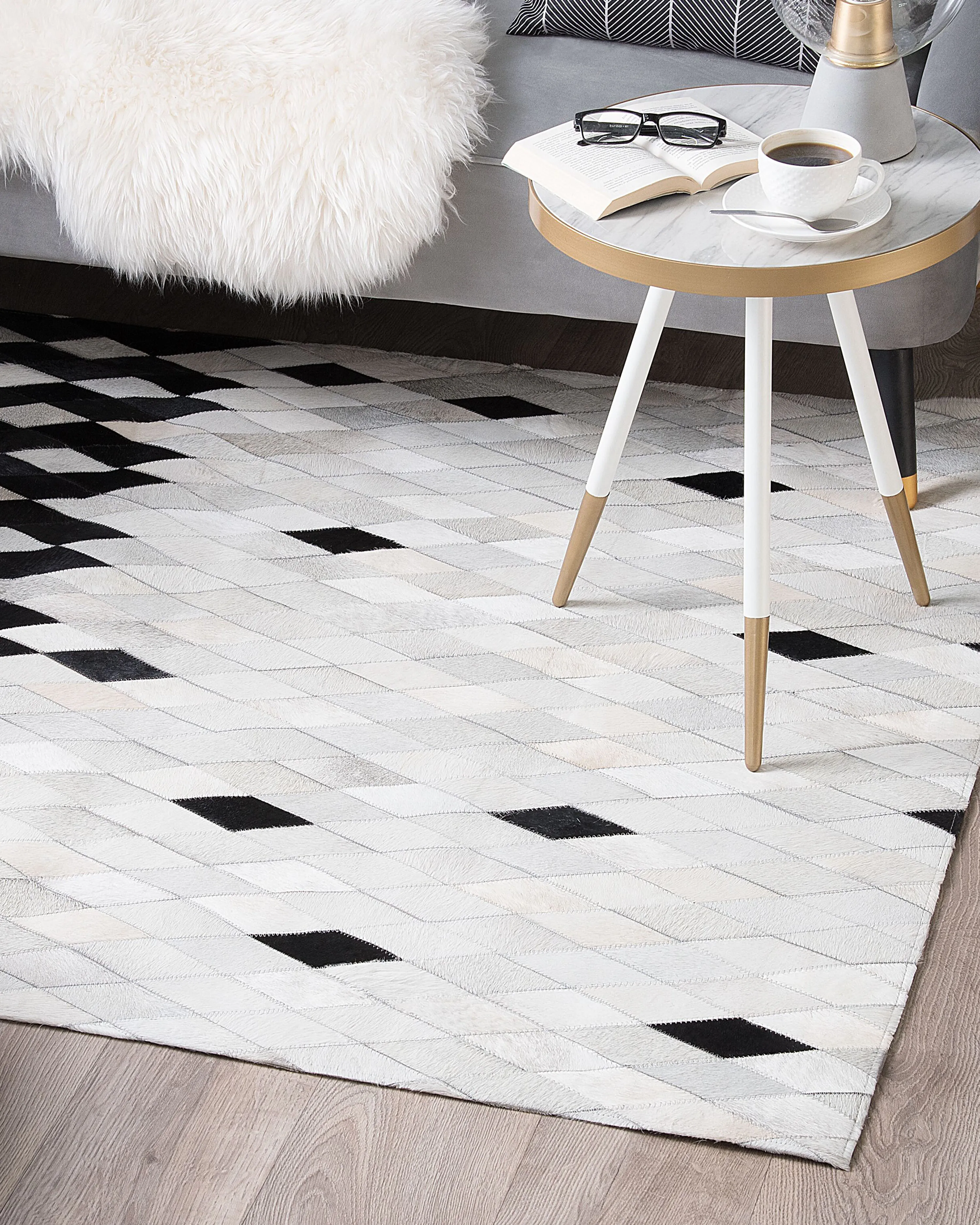 Vloerkleed MALDAN Zwart 160 x 230 cm Leer