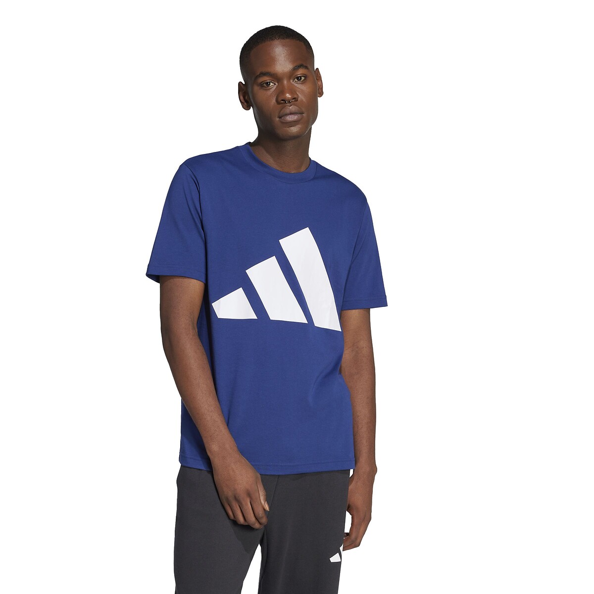 ADIDAS ROUPAS ESPORTIVAS<br>Camiseta de manga curta Essentiel Brand Love