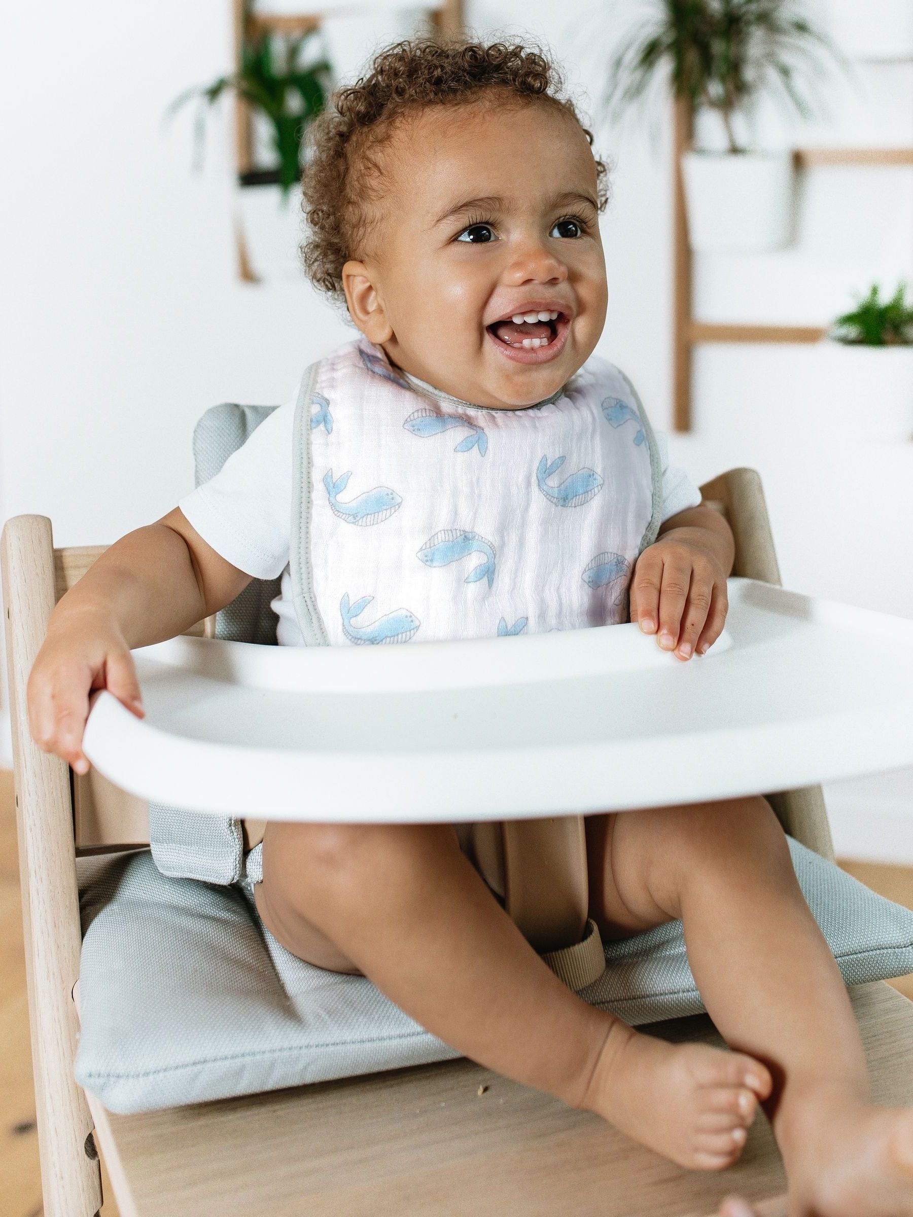 aden + anais Essentials 3 set van 100% katoenen mousseline babyslabbetjes met drukknoop