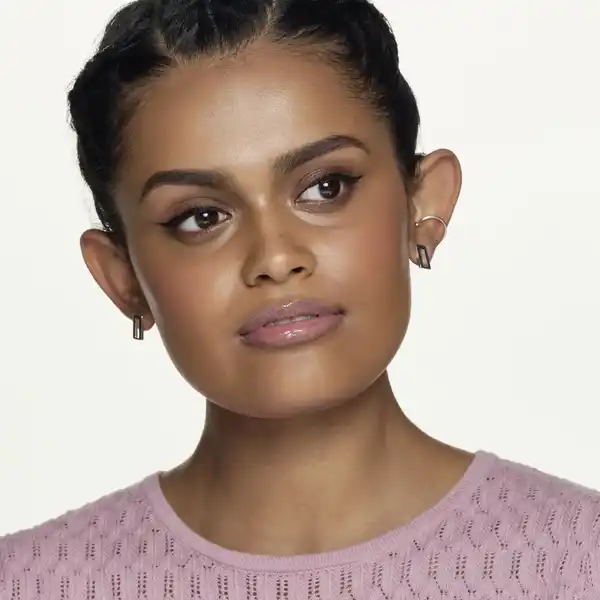 the nude lip set romantic