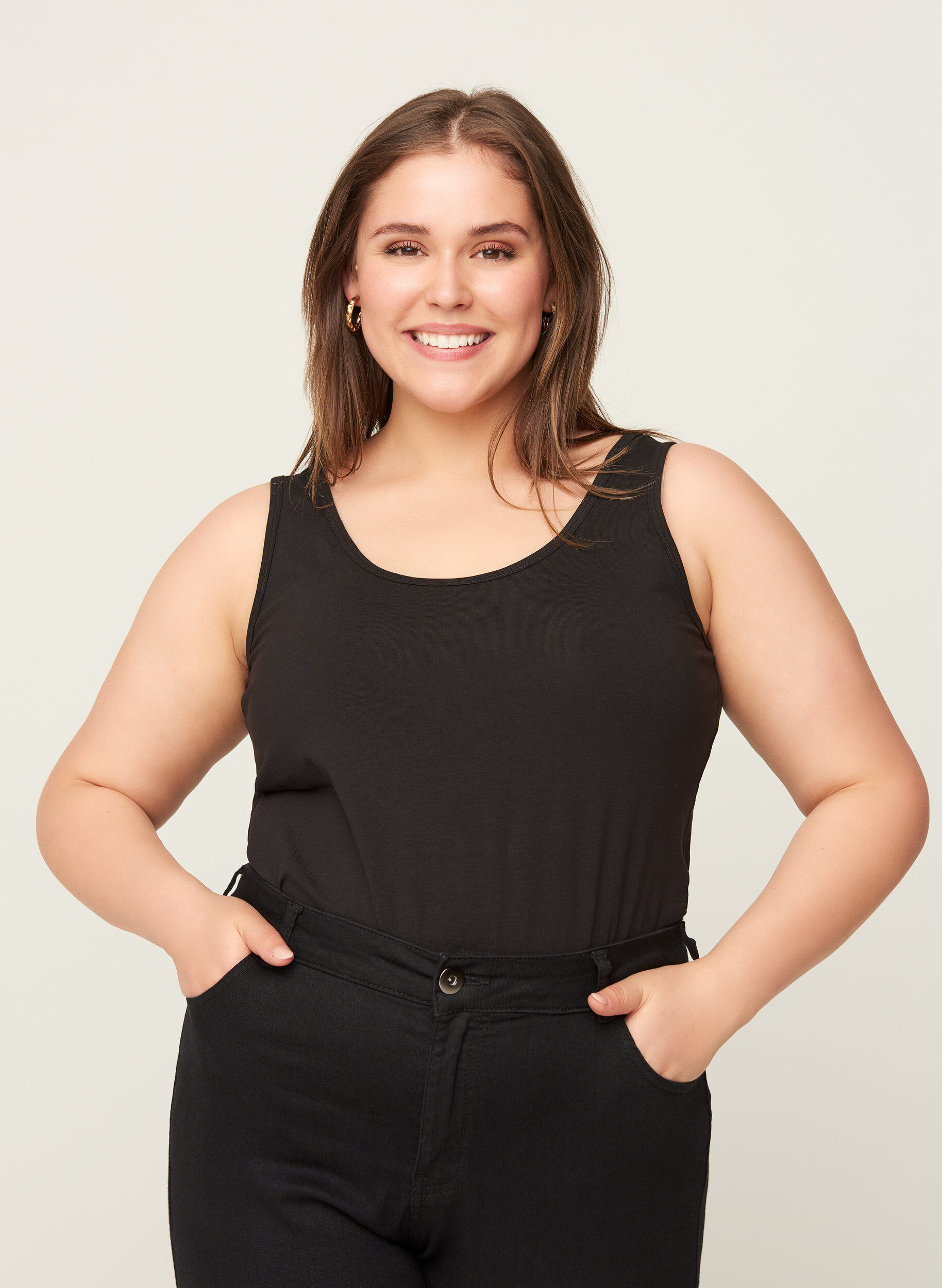 Ensfarvet basis top