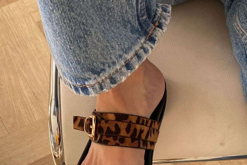 SeoulPop - Sandalen met effen / luipaardprint en gespband